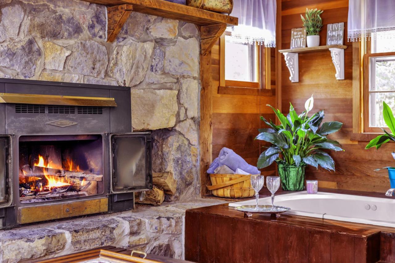 Osceola Mill Dining & Lodging Steeles Tavern エクステリア 写真