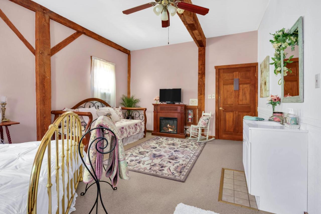 Osceola Mill Dining & Lodging Steeles Tavern エクステリア 写真