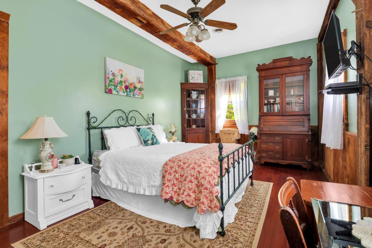 Osceola Mill Dining & Lodging Steeles Tavern エクステリア 写真