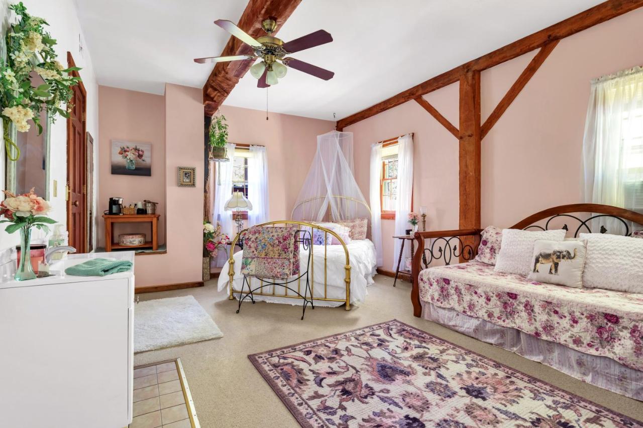 Osceola Mill Dining & Lodging Steeles Tavern エクステリア 写真